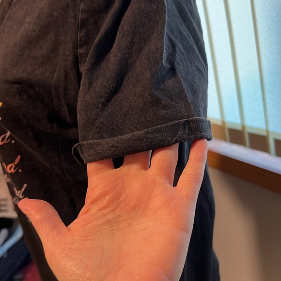 Maurice’s graphic tee - size medium - Picture 3 of 6